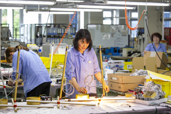 製造工程の様子(組み立て)