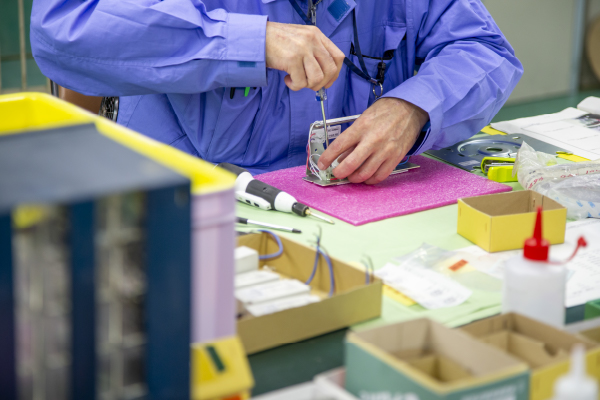 製造工程の様子(組み立て)