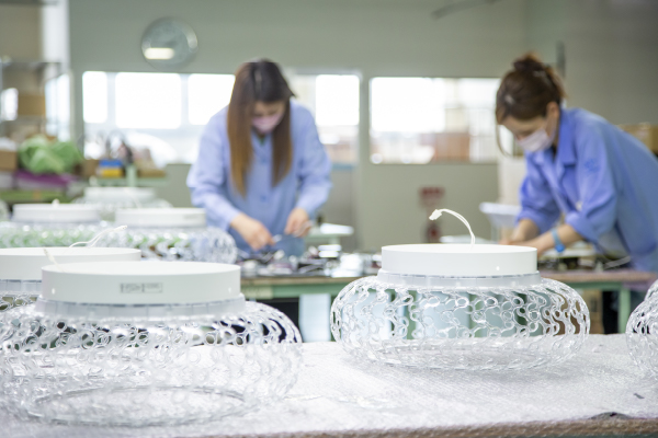 製造工程の様子(組み立て)